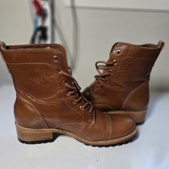 Portland Leather Lace Up Boots - Picture 6 of 8